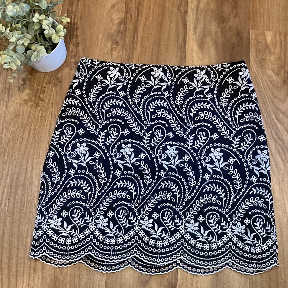 LOFT Black and White Floral Embroidered Mini Skirt